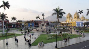 Trujillo-Plaza-de-Armas-vista-panoramica